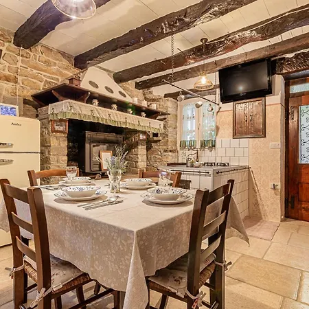 Istrian Stone House With Hot Tub - Happy Ferienhaus *